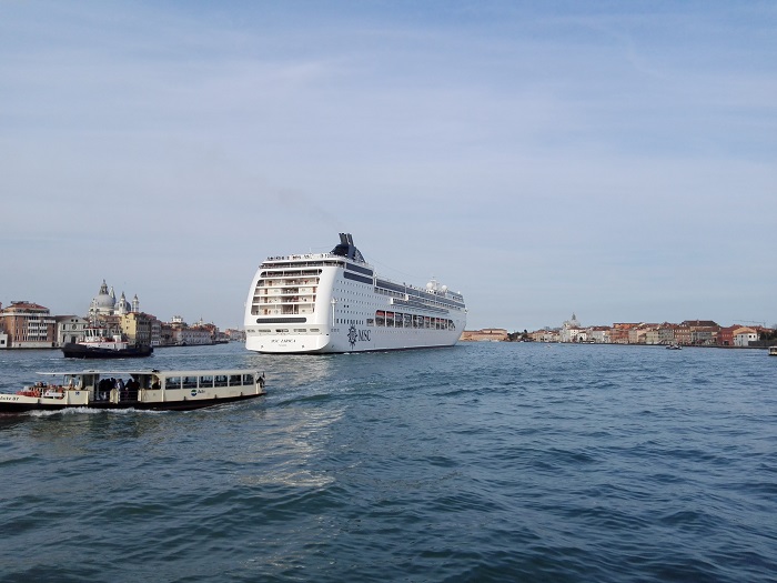 Kreuzfahrtschiff Venedig